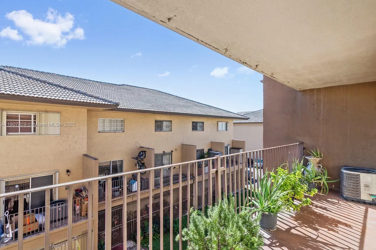 8851 NW 119th St # 3, Hialeah Gardens FL 33018