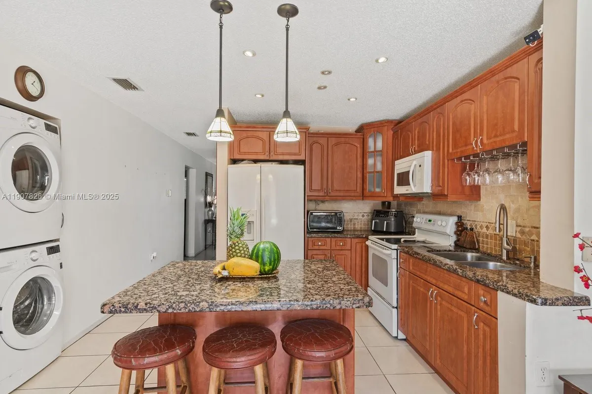 8851 NW 119th St # 3, Hialeah Gardens FL 33018