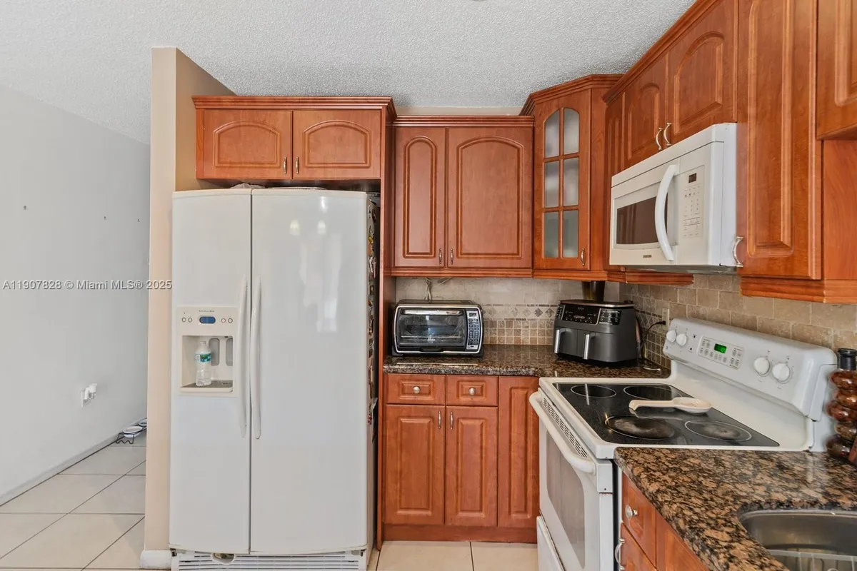 8851 NW 119th St # 3, Hialeah Gardens FL 33018