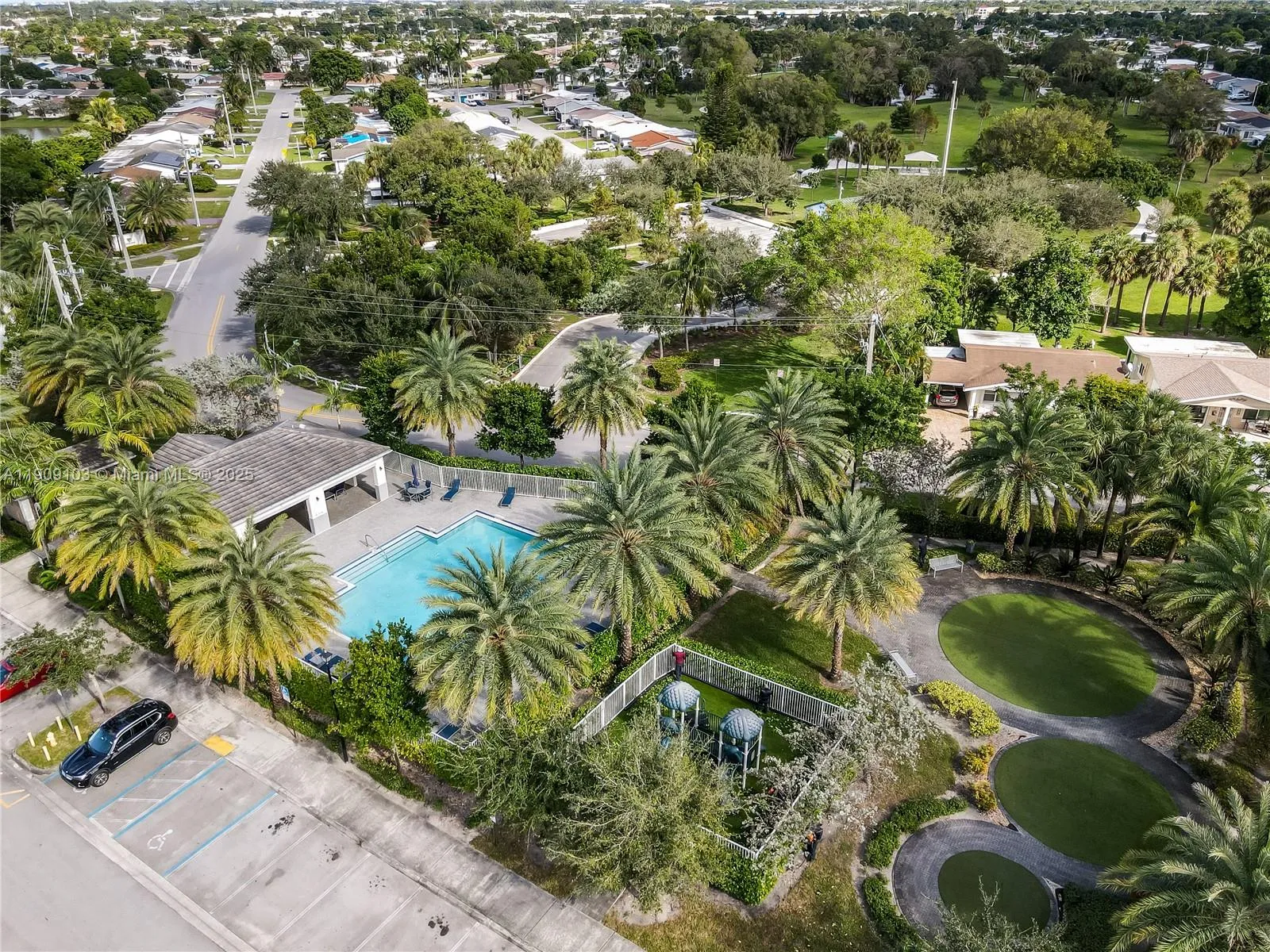 4445 NW 48th Ter, Tamarac FL 33319