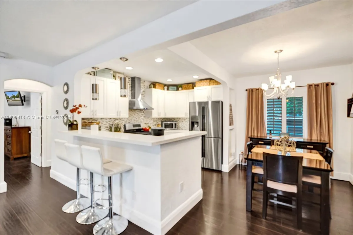 440 NW 38th Ct, Miami FL 33126