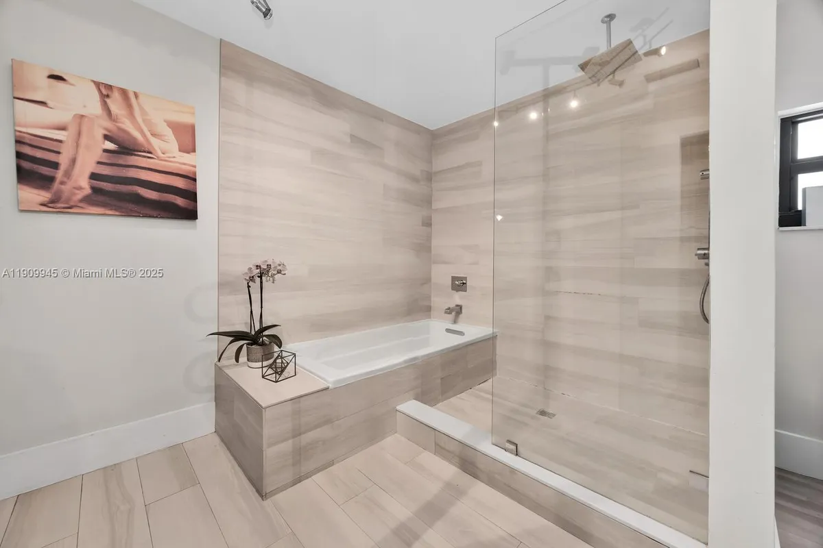 1009 Genoa St, Coral Gables FL 33134