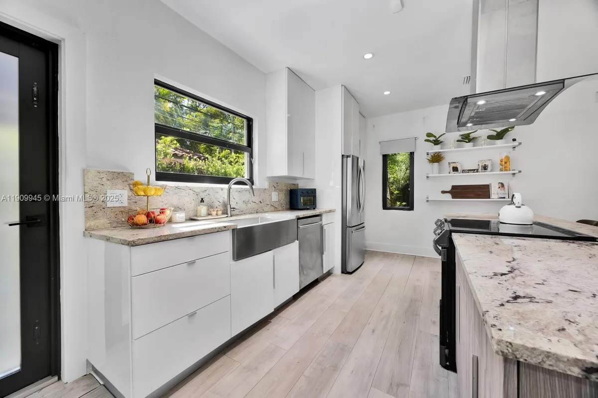 1009 Genoa St, Coral Gables FL 33134