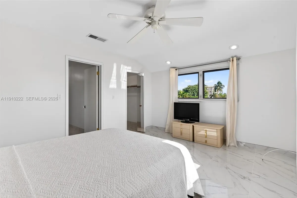 3414 Norfolk St, Pompano Beach FL 33062