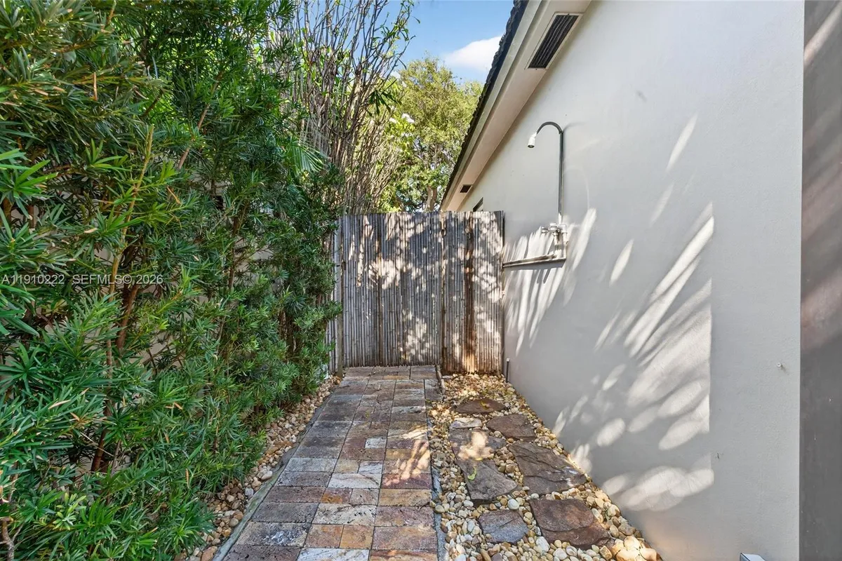 3414 Norfolk St, Pompano Beach FL 33062