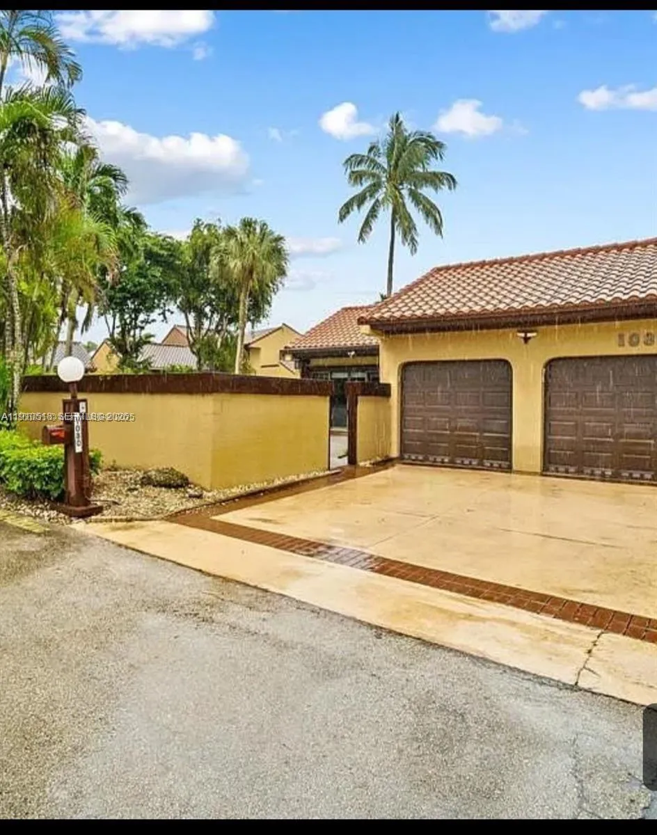 20305 NE 10th Ct, Miami FL 33179