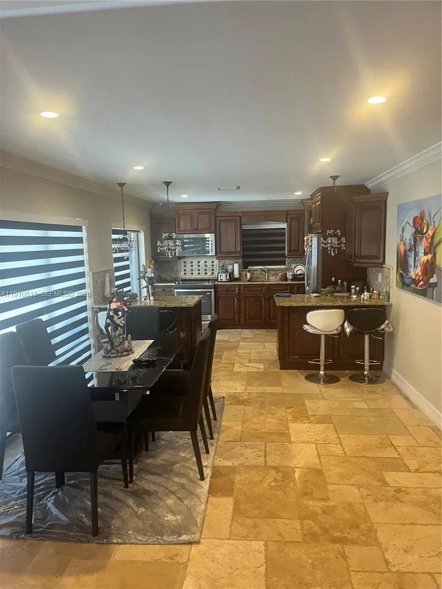 20305 NE 10th Ct, Miami FL 33179