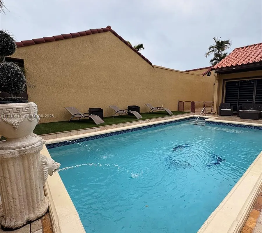 20305 NE 10th Ct, Miami FL 33179