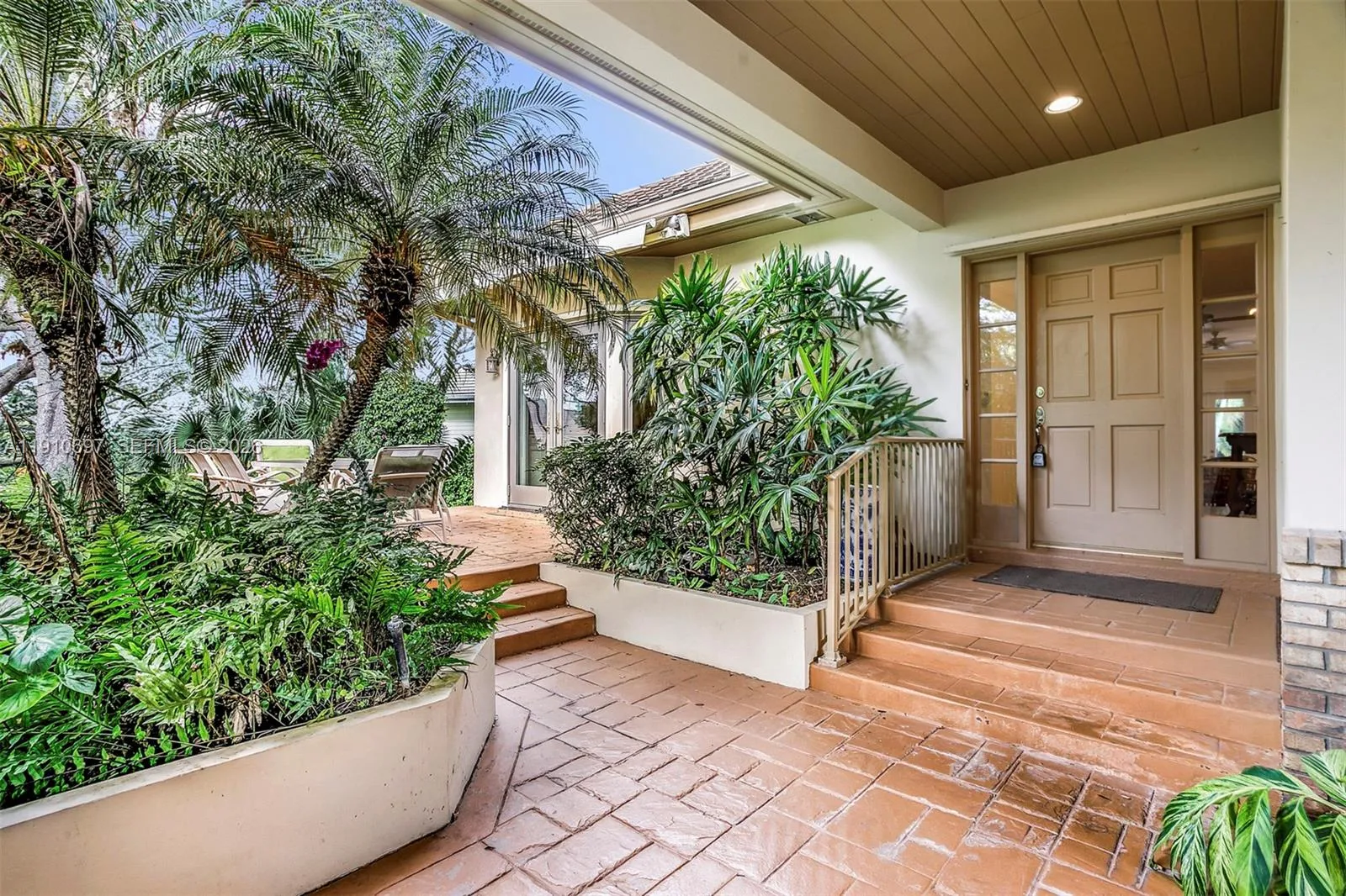 12001 SE Prestwick Ter, Tequesta FL 33469