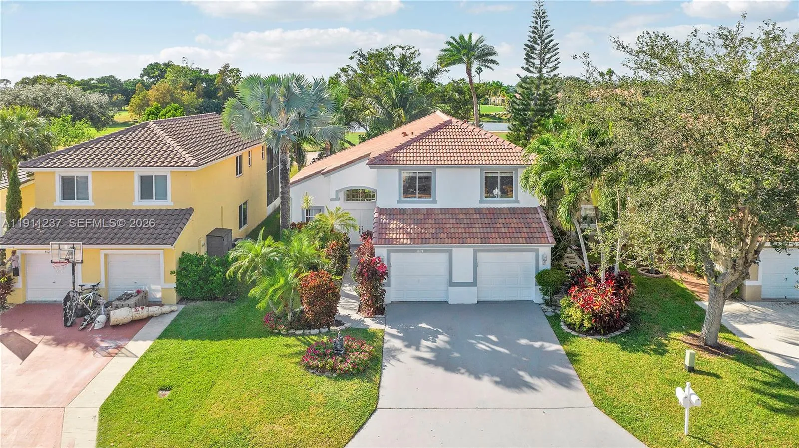 8117 Pelican Harbour Dr, Lake Worth FL 33467