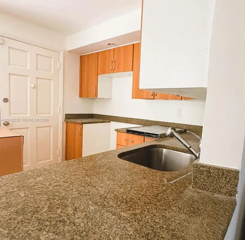 1301 NE 191st St # F110, Miami FL 33179