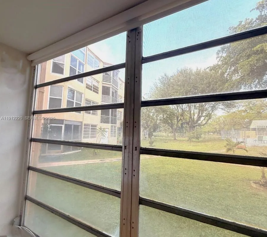 1301 NE 191st St # F110, Miami FL 33179