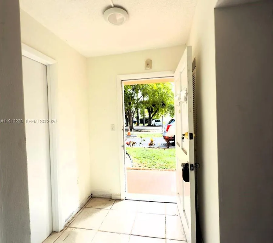 1301 NE 191st St # F110, Miami FL 33179