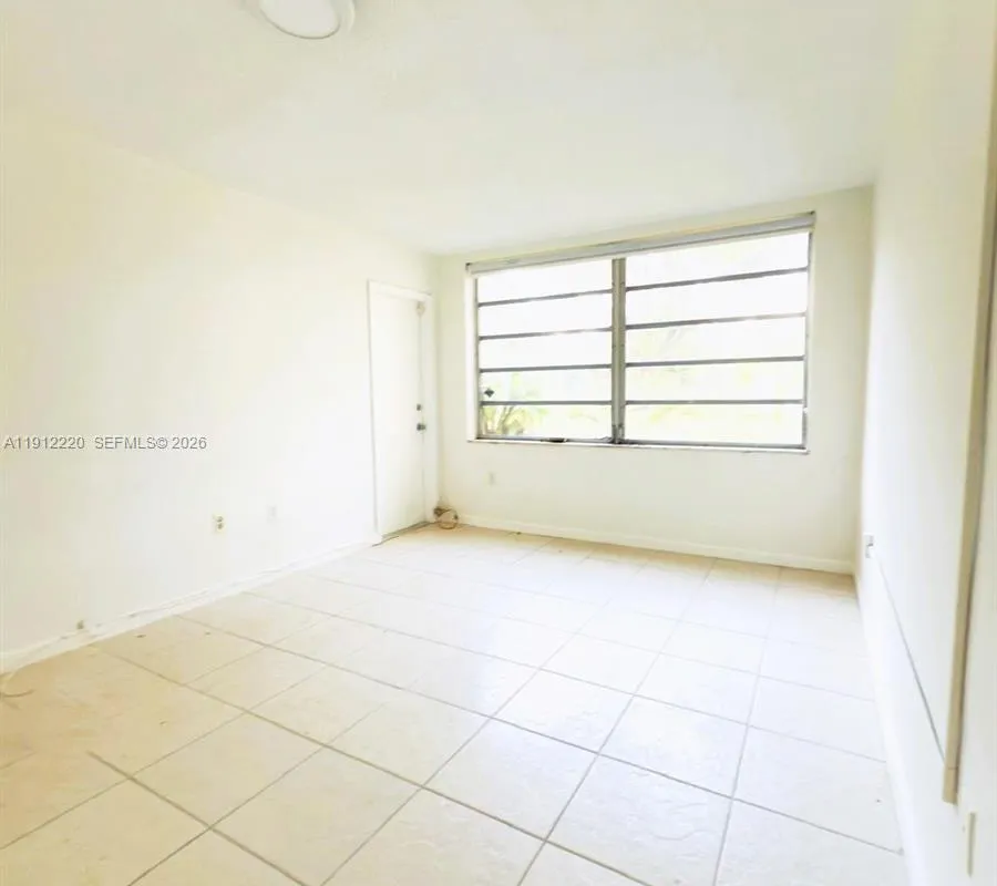 1301 NE 191st St # F110, Miami FL 33179