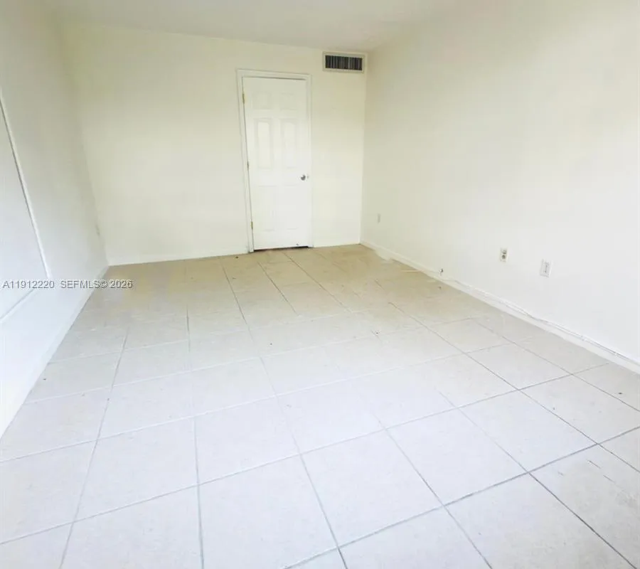 1301 NE 191st St # F110, Miami FL 33179