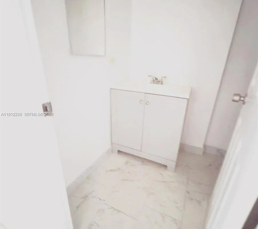 1301 NE 191st St # F110, Miami FL 33179