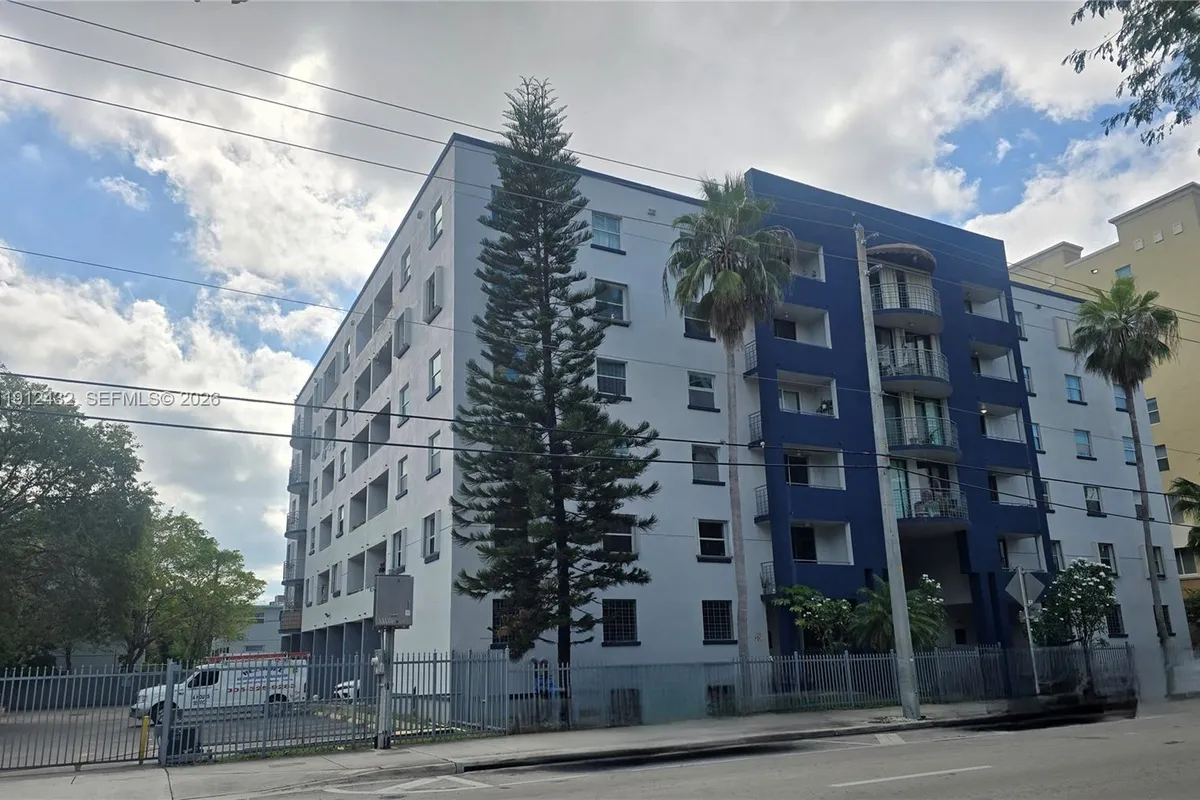 546 SW 1st ST # 612, Miami FL 33130