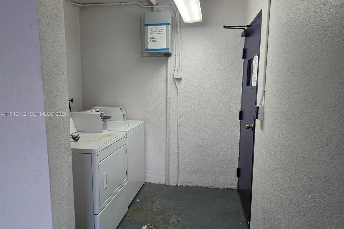 546 SW 1st ST # 612, Miami FL 33130