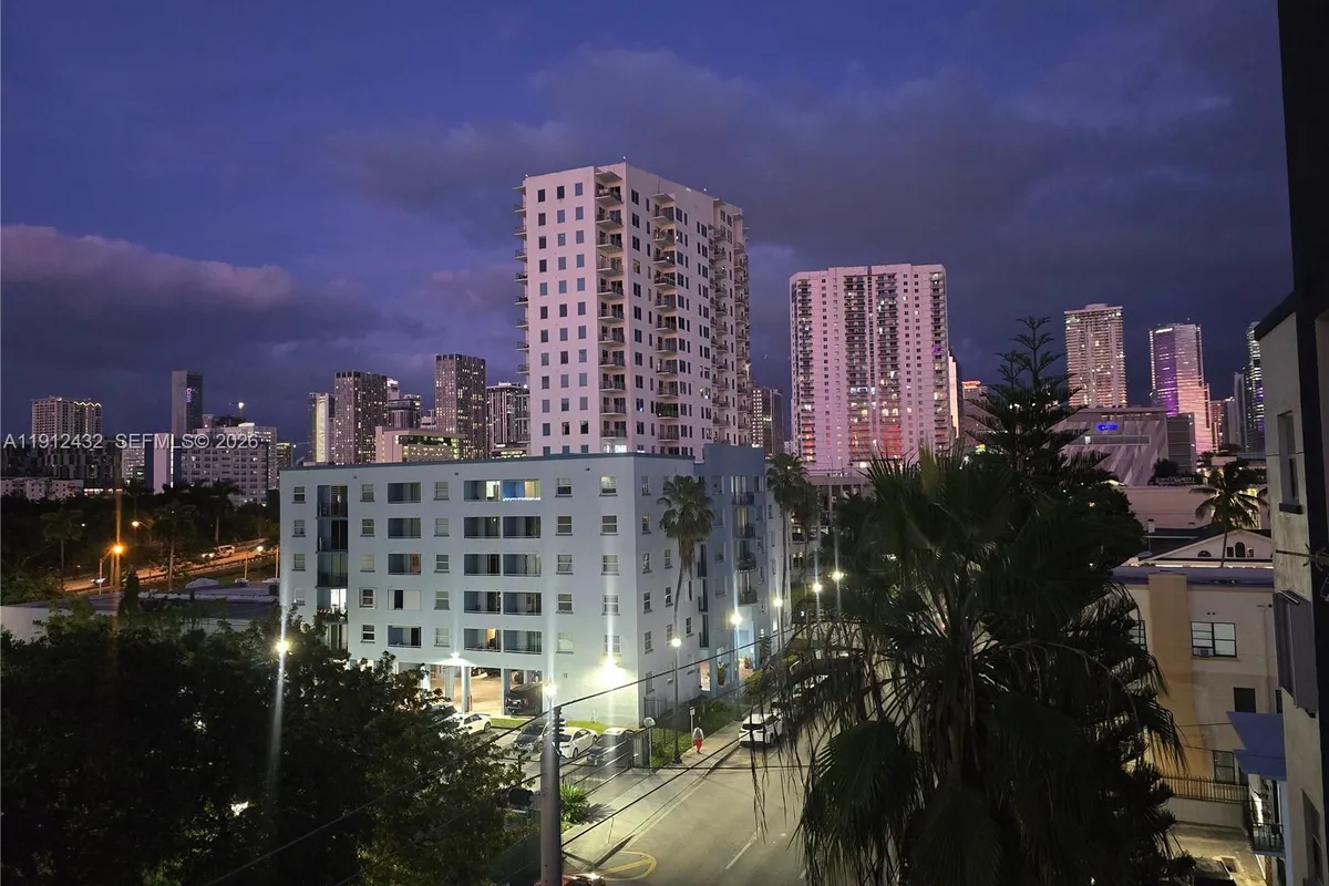 546 SW 1st ST # 612, Miami FL 33130