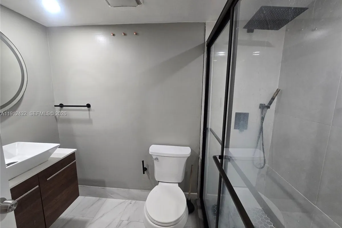 546 SW 1st ST # 612, Miami FL 33130