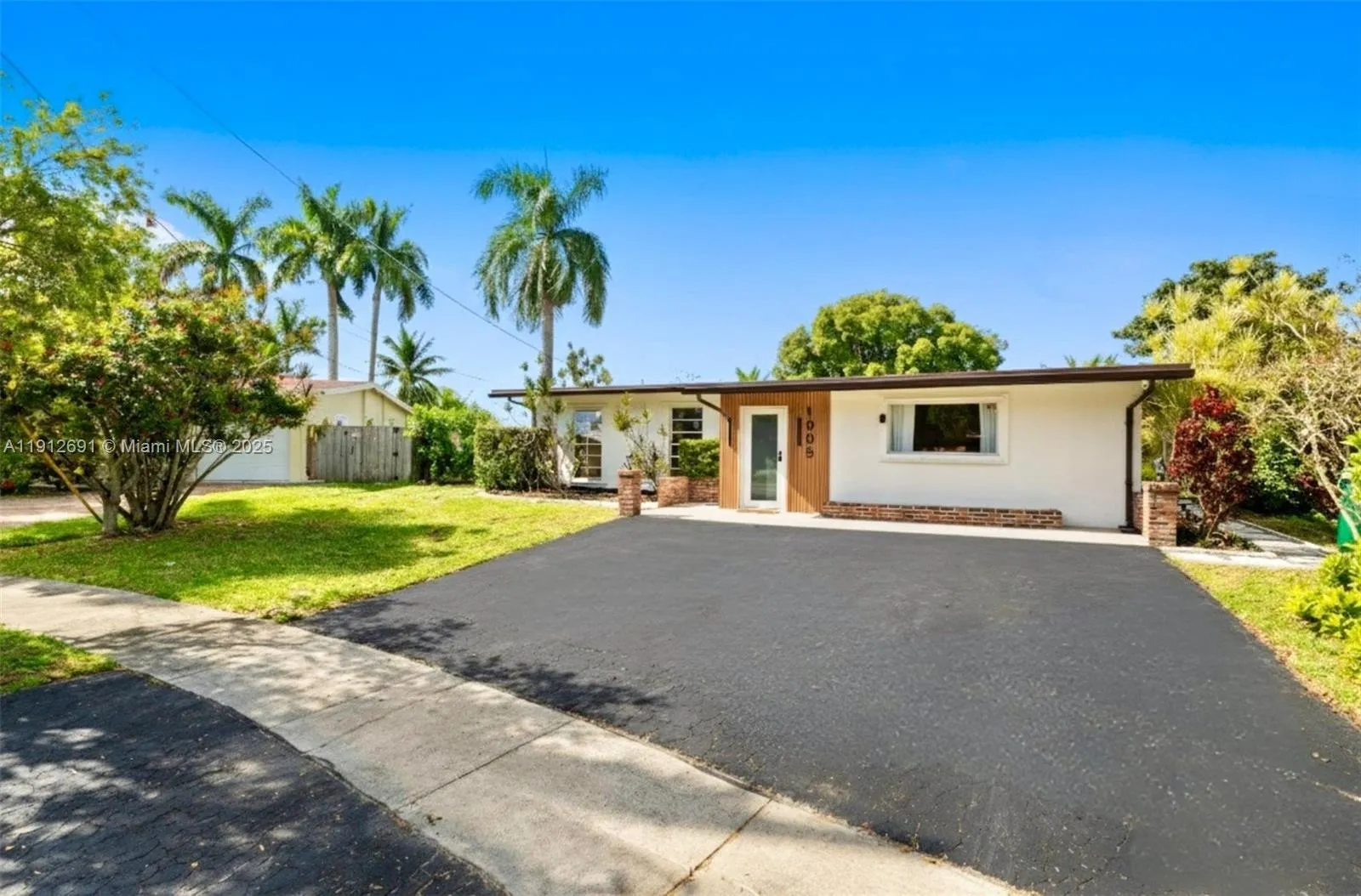 1905 NW 62nd Ter, Margate FL 33063