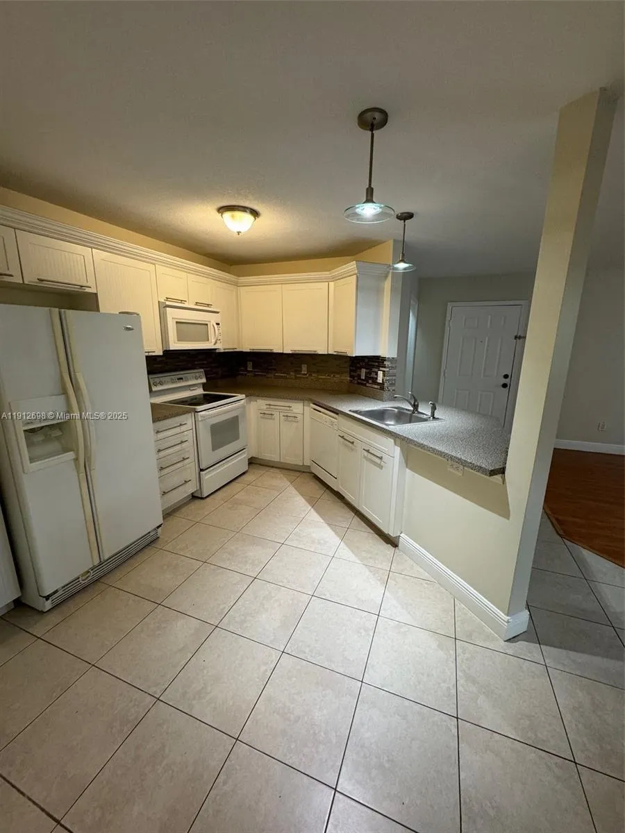 4025 W Mcnab Rd # E109, Pompano Beach FL 33069