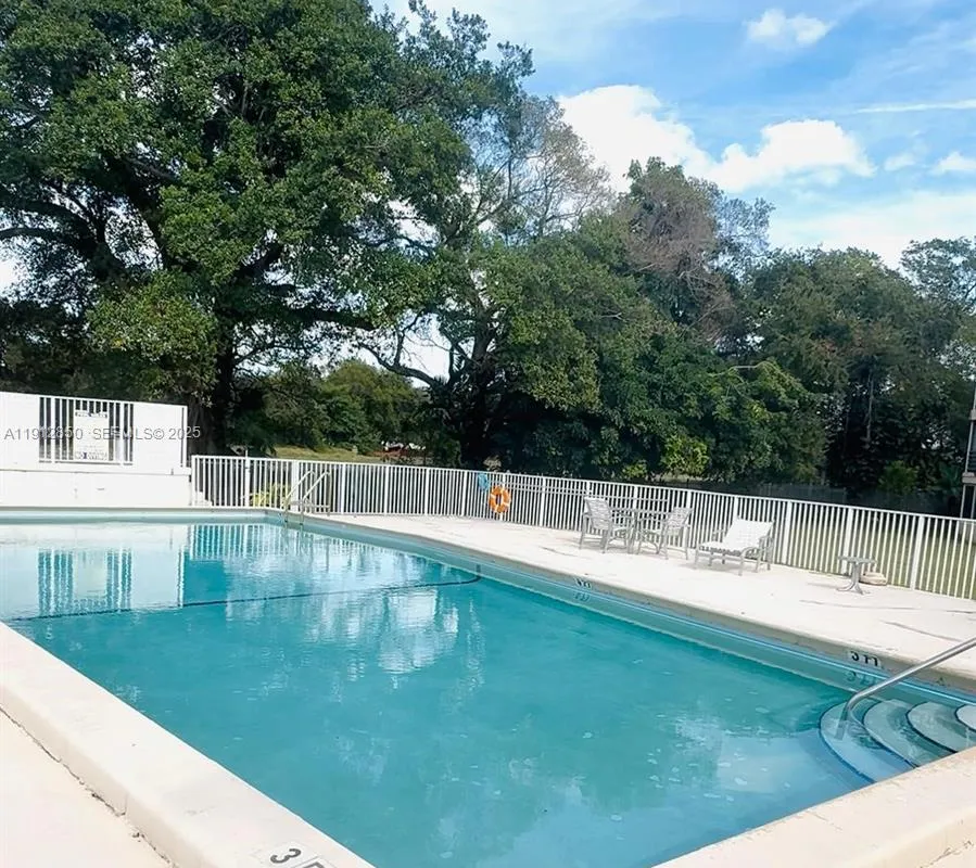 1401 NE 191st St # D409, Miami FL 33179