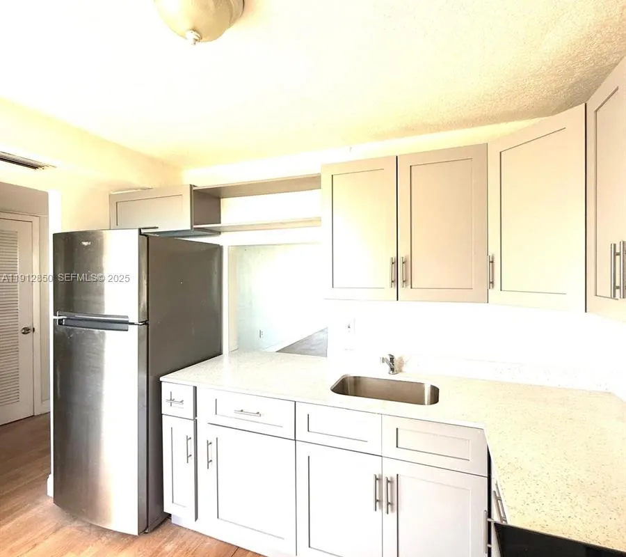 1401 NE 191st St # D409, Miami FL 33179