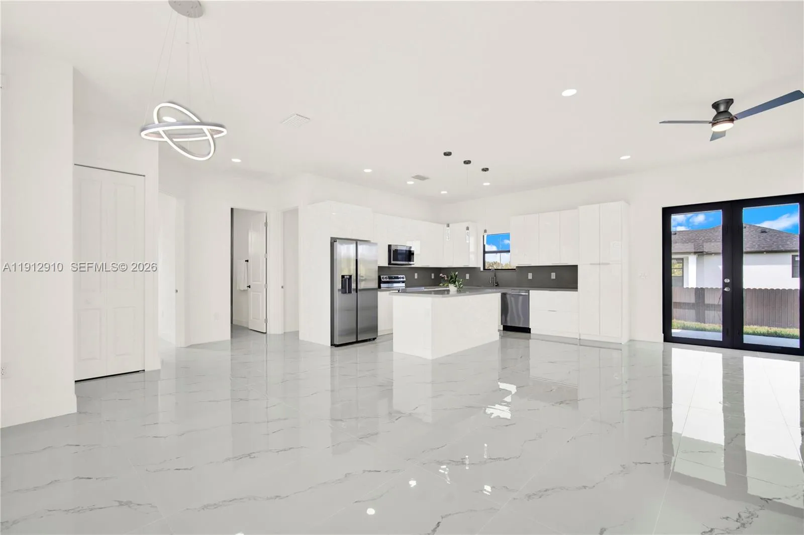 914 Manresa Ave S, Lehigh Acres FL 33974