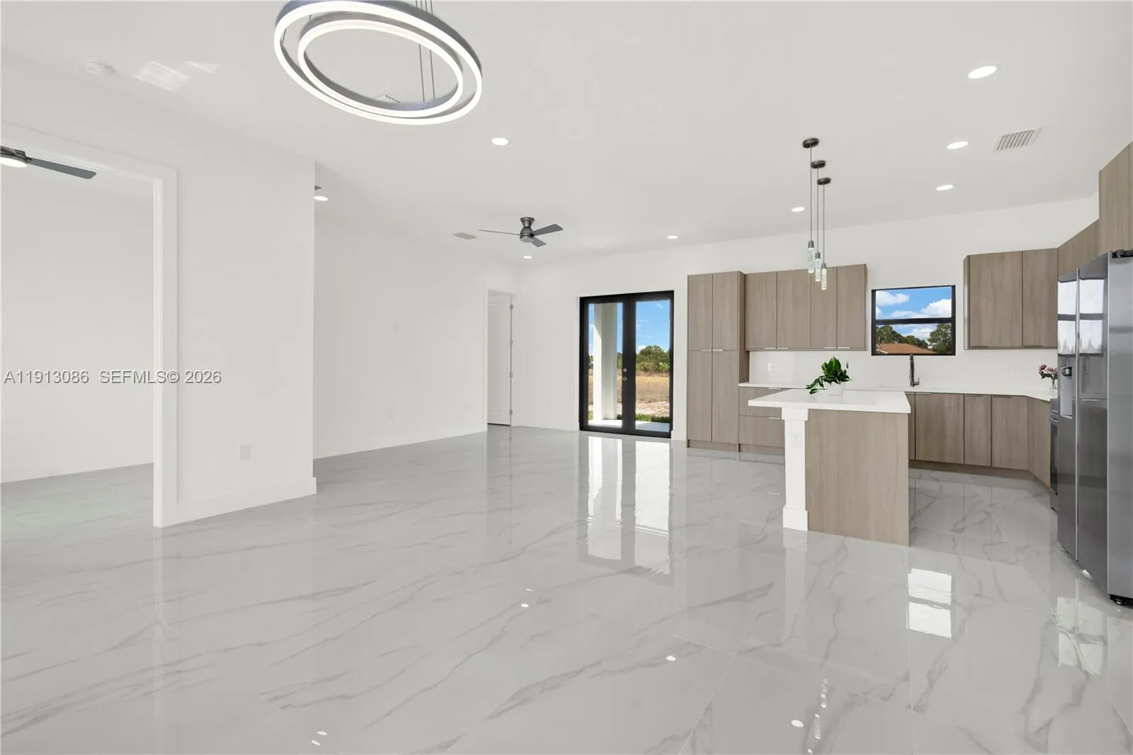 916 Manresa Ave S, Lehigh Acres FL 33974