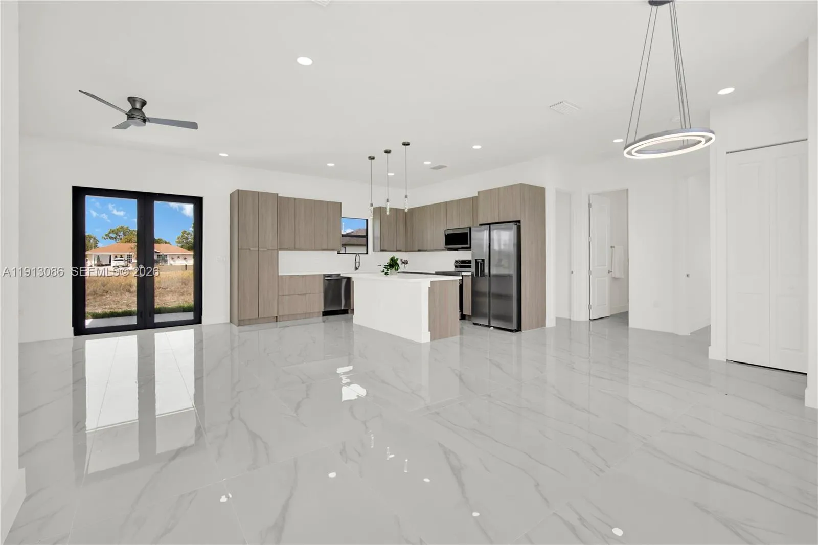 916 Manresa Ave S, Lehigh Acres FL 33974