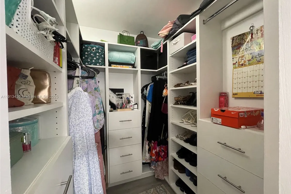 1290 S Military Trl # 411, Deerfield Beach FL 33442