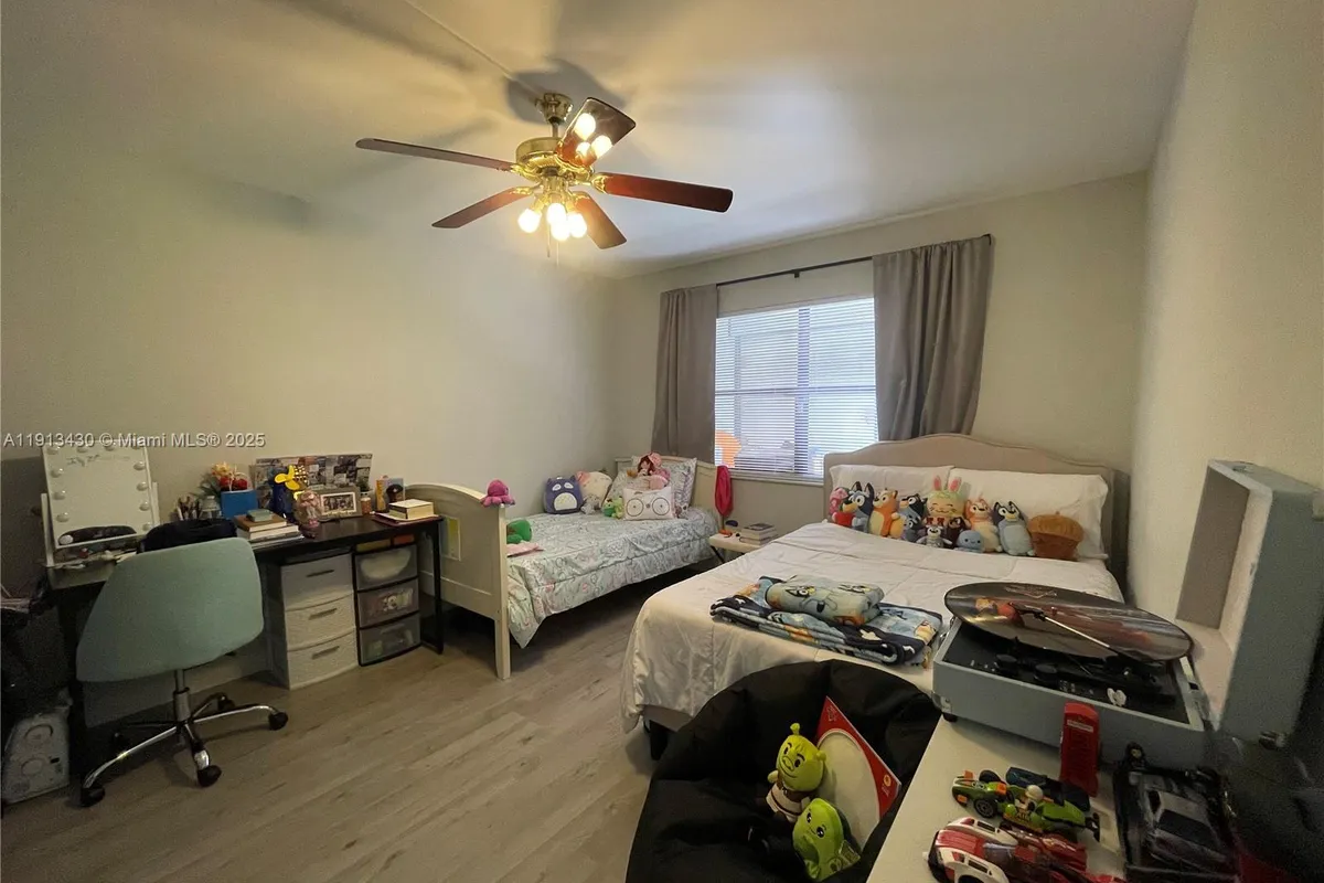 1290 S Military Trl # 411, Deerfield Beach FL 33442