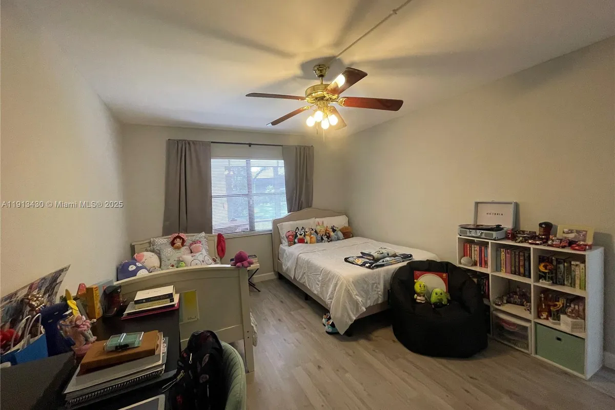 1290 S Military Trl # 411, Deerfield Beach FL 33442