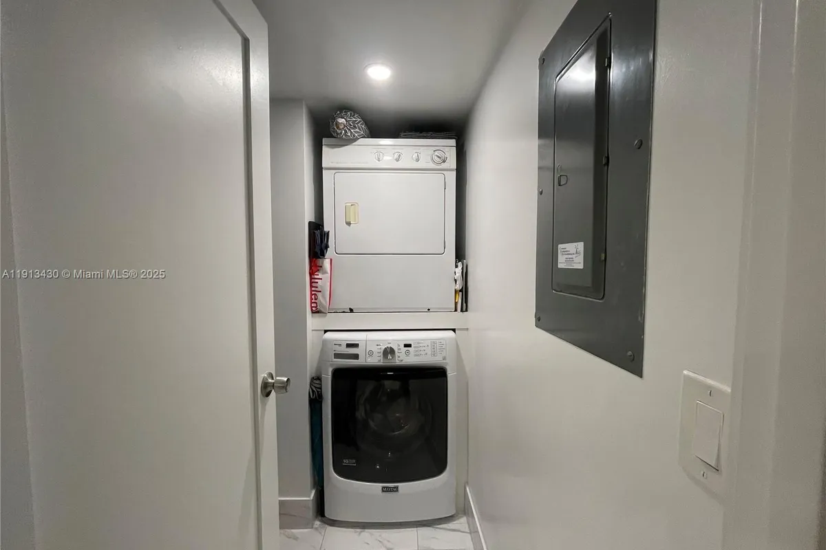 1290 S Military Trl # 411, Deerfield Beach FL 33442