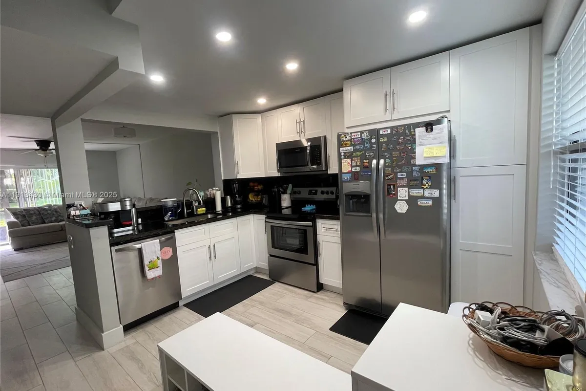 1290 S Military Trl # 411, Deerfield Beach FL 33442