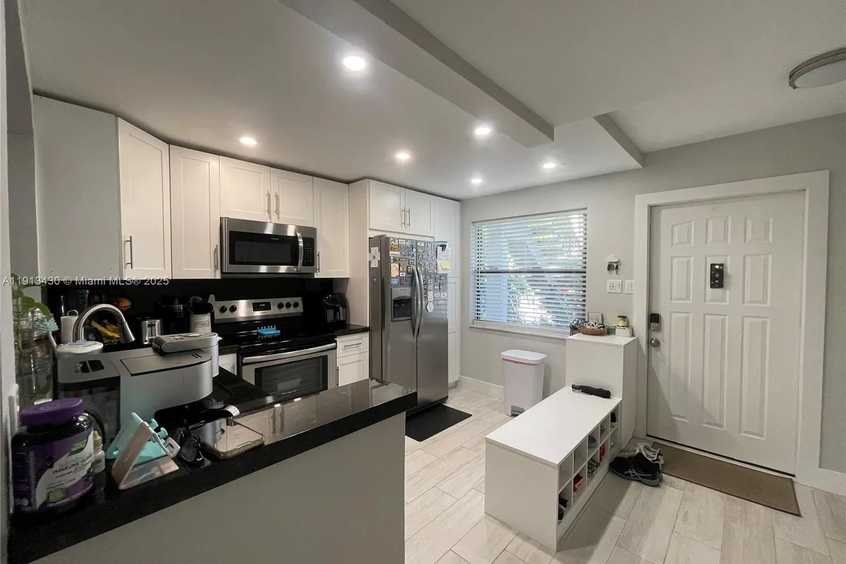 1290 S Military Trl # 411, Deerfield Beach FL 33442