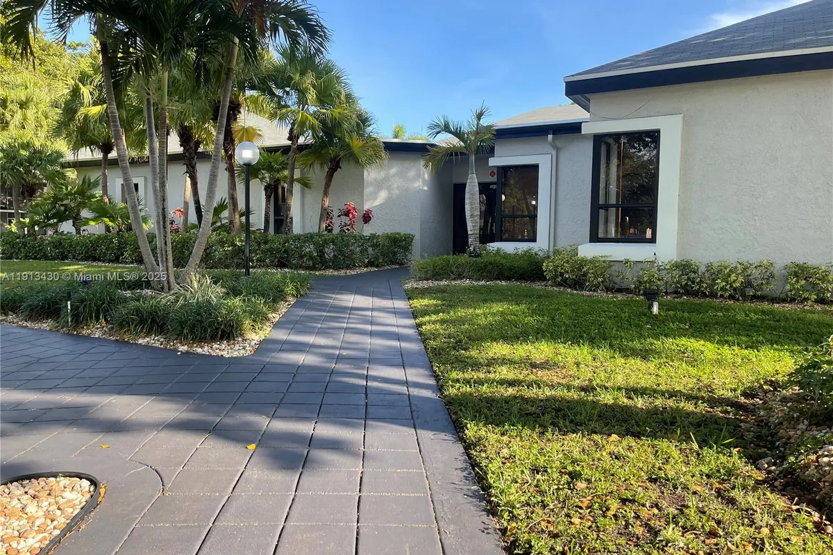 1290 S Military Trl # 411, Deerfield Beach FL 33442