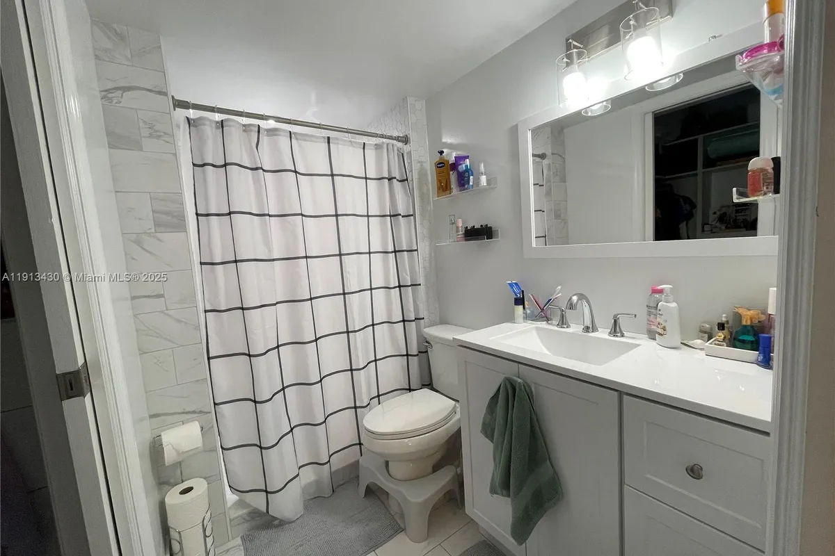 1290 S Military Trl # 411, Deerfield Beach FL 33442