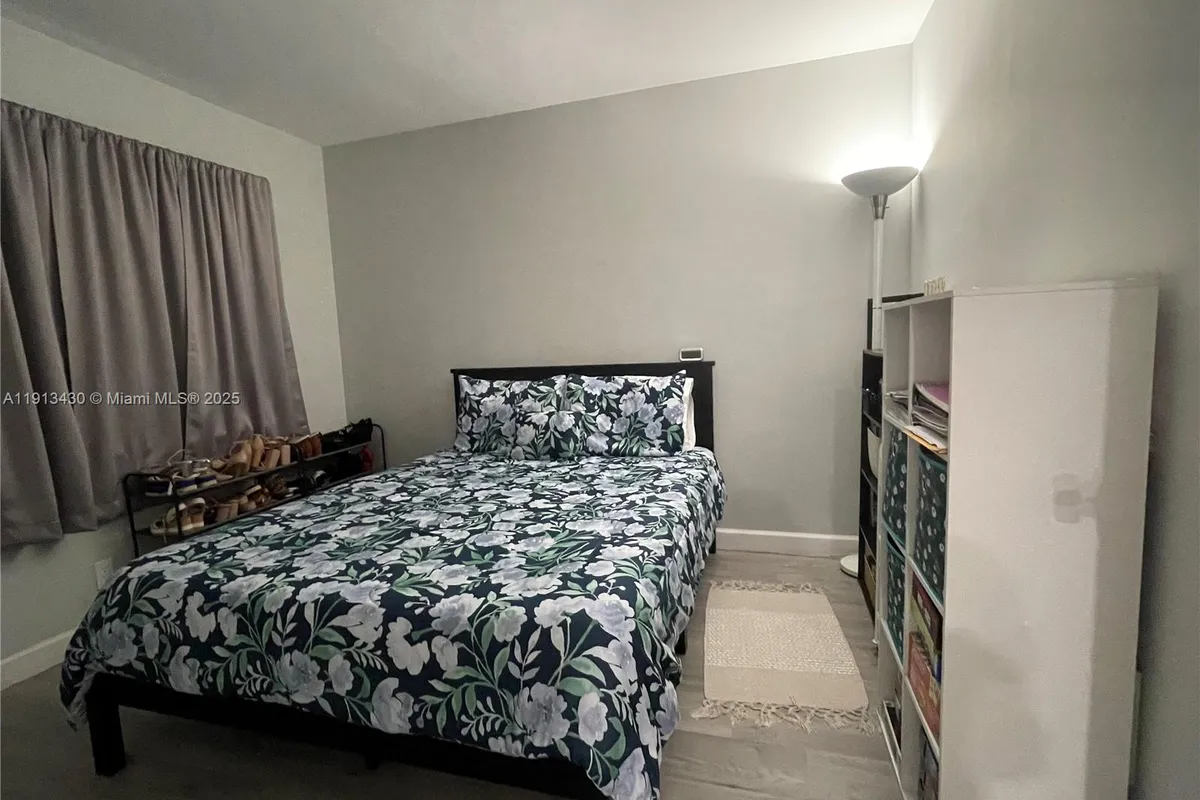 1290 S Military Trl # 411, Deerfield Beach FL 33442