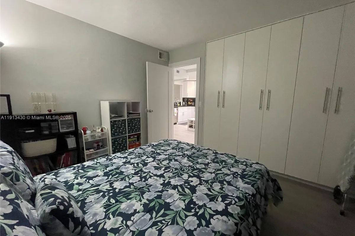 1290 S Military Trl # 411, Deerfield Beach FL 33442