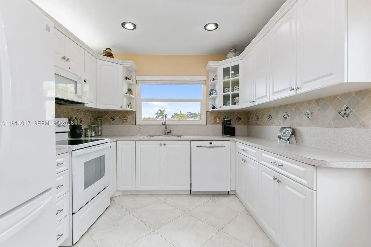 9310 Sunrise Lakes Blvd # 301, Sunrise FL 33322