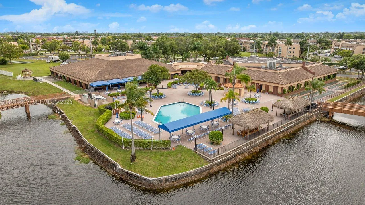 9310 Sunrise Lakes Blvd # 301, Sunrise FL 33322