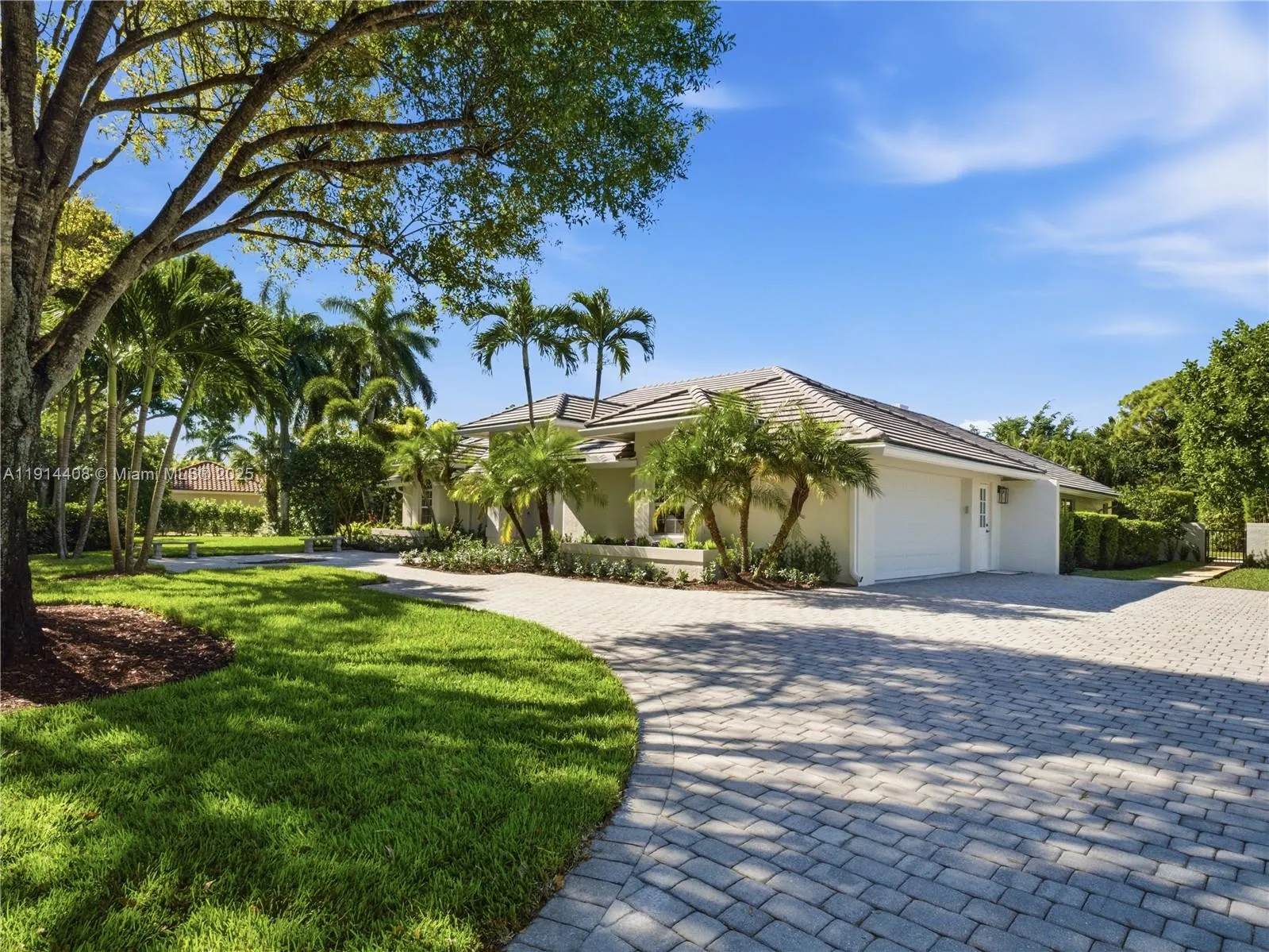7675 Steeplechase Dr, Palm Beach Gardens FL 33418
