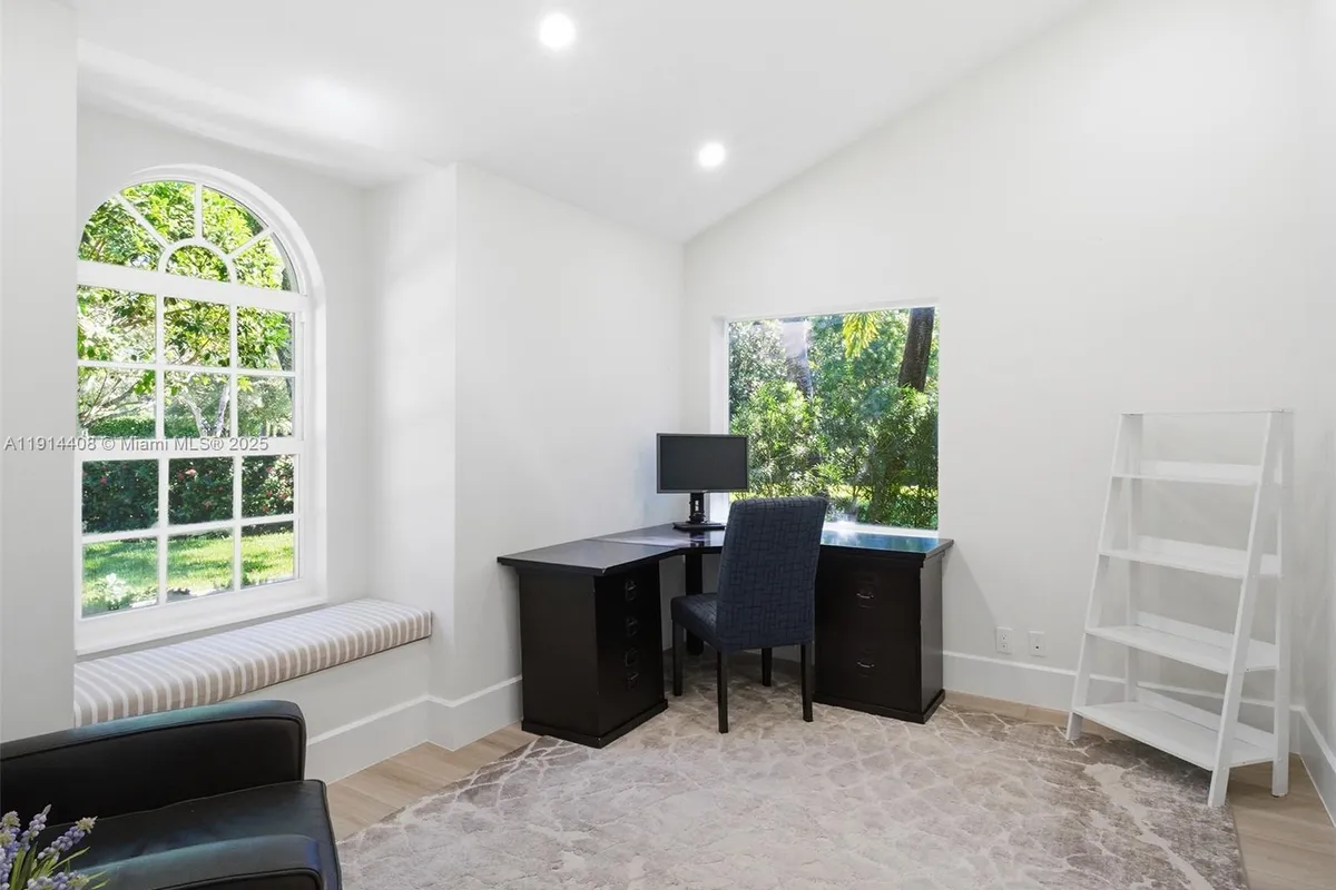 7675 Steeplechase Dr, Palm Beach Gardens FL 33418