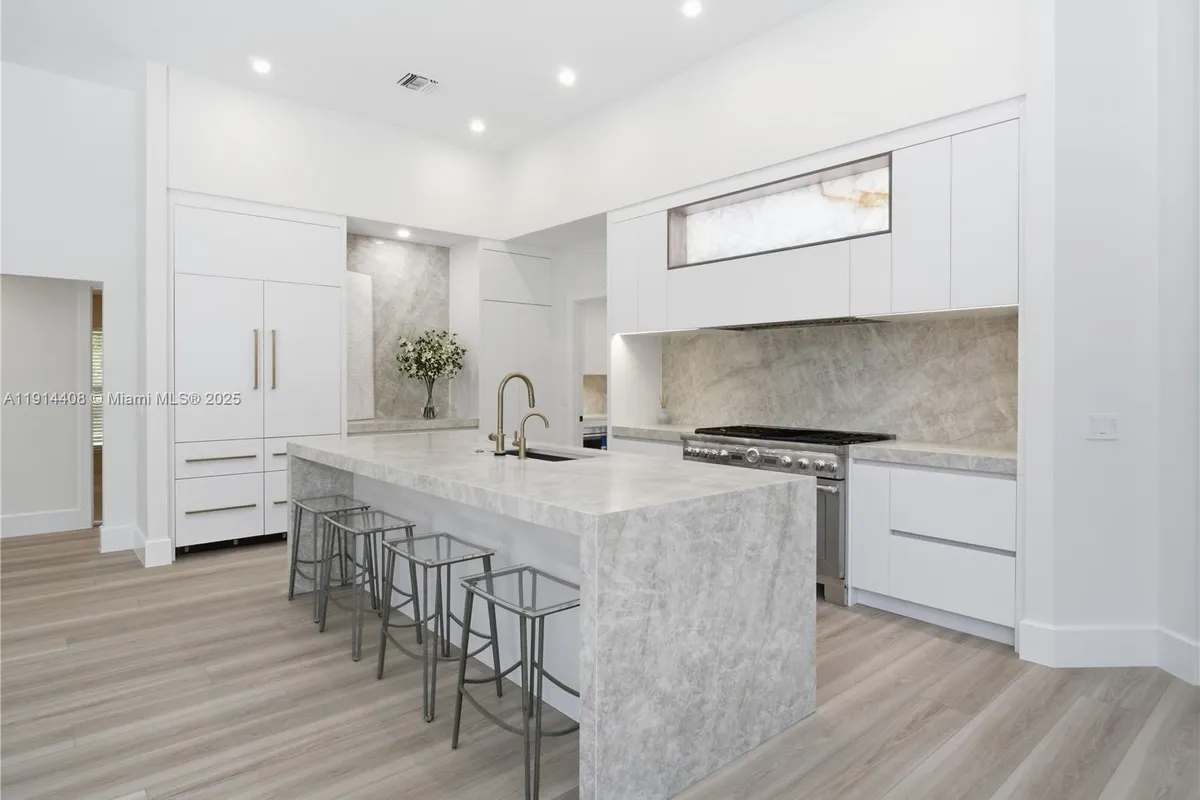 7675 Steeplechase Dr, Palm Beach Gardens FL 33418