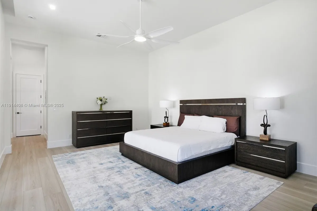 7675 Steeplechase Dr, Palm Beach Gardens FL 33418