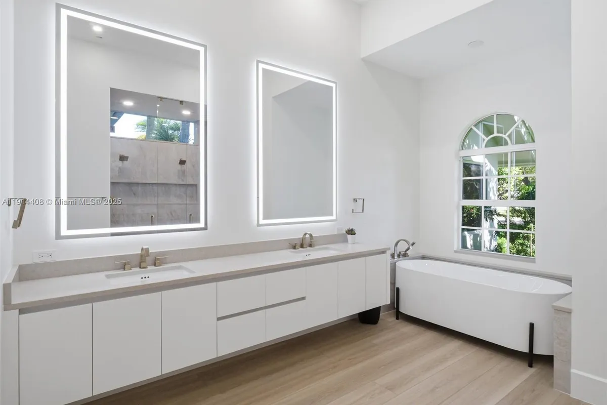 7675 Steeplechase Dr, Palm Beach Gardens FL 33418