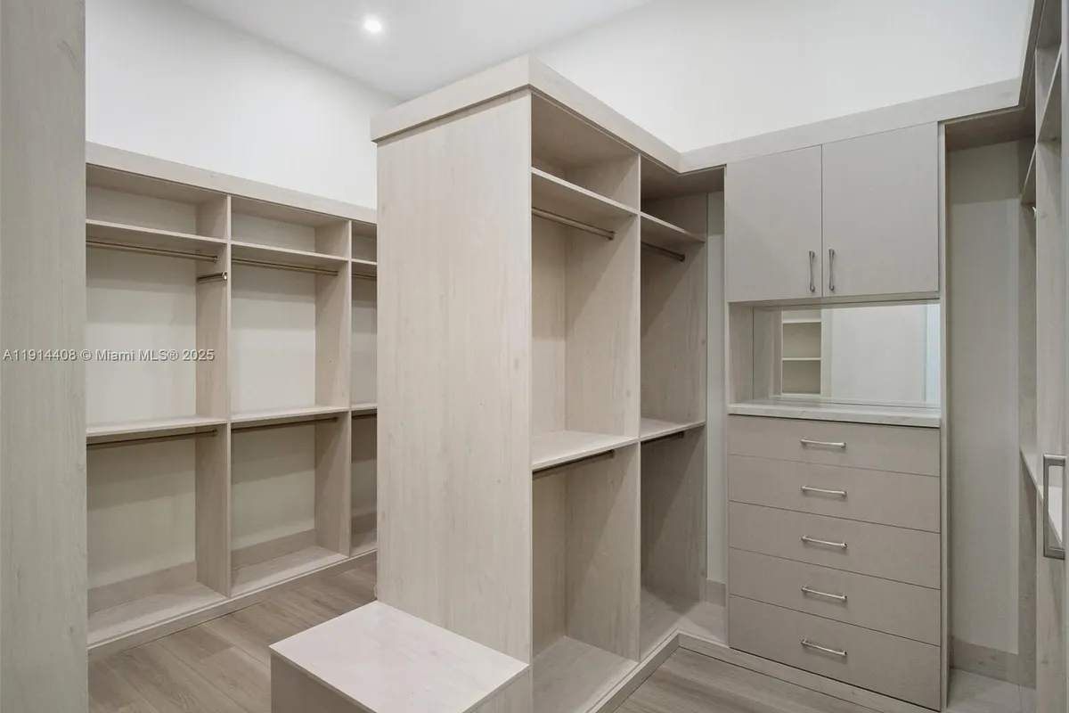 7675 Steeplechase Dr, Palm Beach Gardens FL 33418