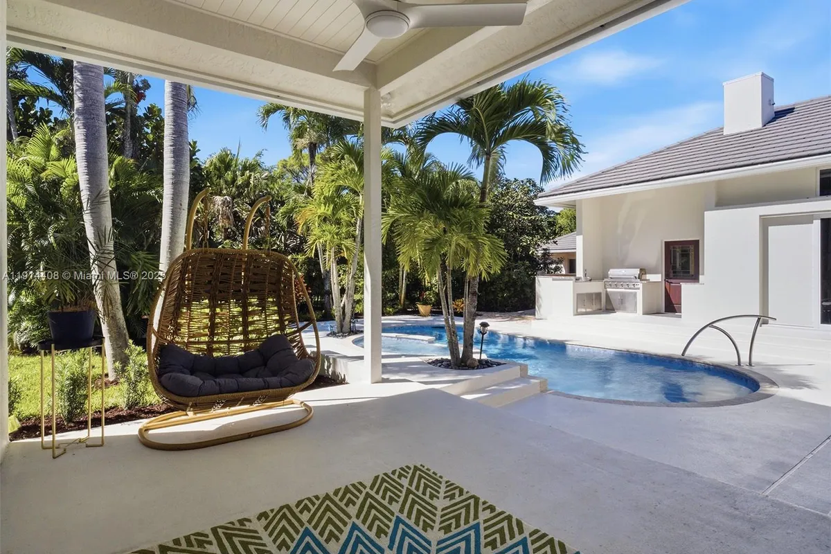 7675 Steeplechase Dr, Palm Beach Gardens FL 33418